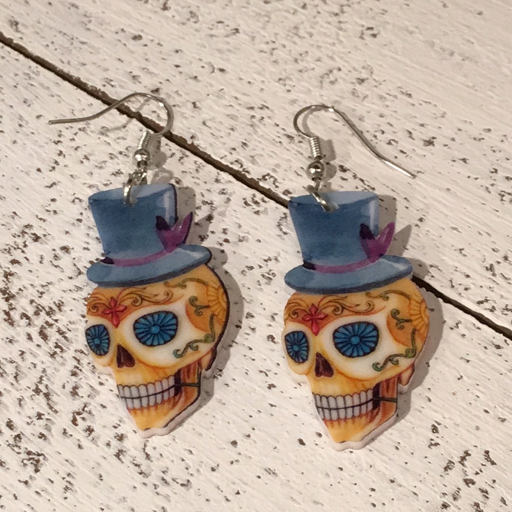 Skull Acrylic Earrings - Picture 4 of 8
